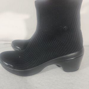 Bzees May Shoes Womens 7M Knit Booties Slip On Comfort Zip Casual Lightweight